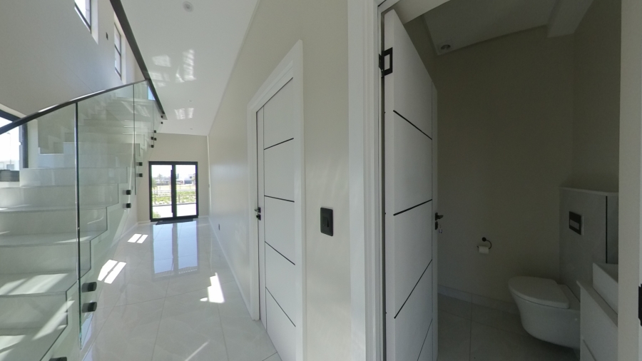 3 Bedroom Property for Sale in Sandown Western Cape